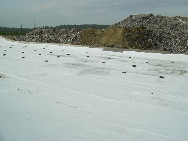 Nonwoven geotextiles