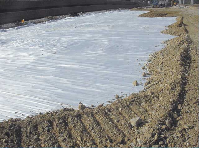 Nonwoven geotextiles