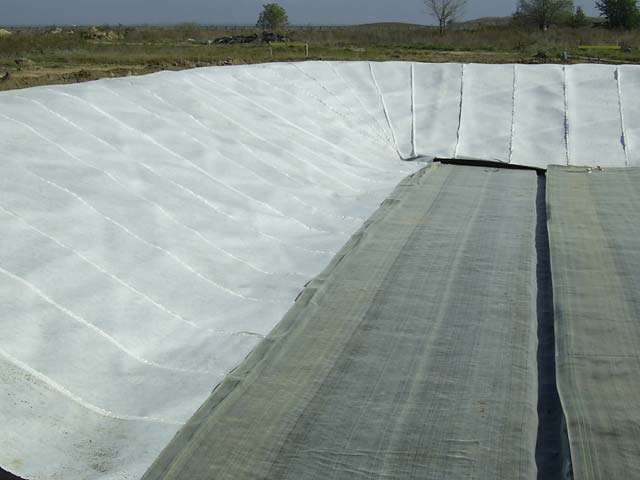 Drainage geocomposites